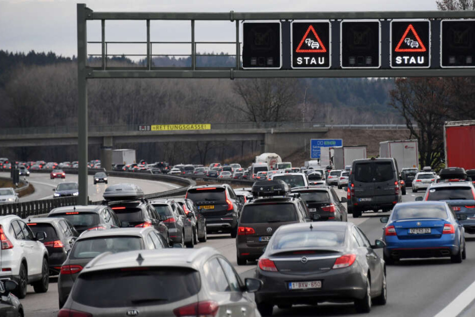 Der Unfall ereignete sich auf der A8 bei Weyarn. (Symbolbild)