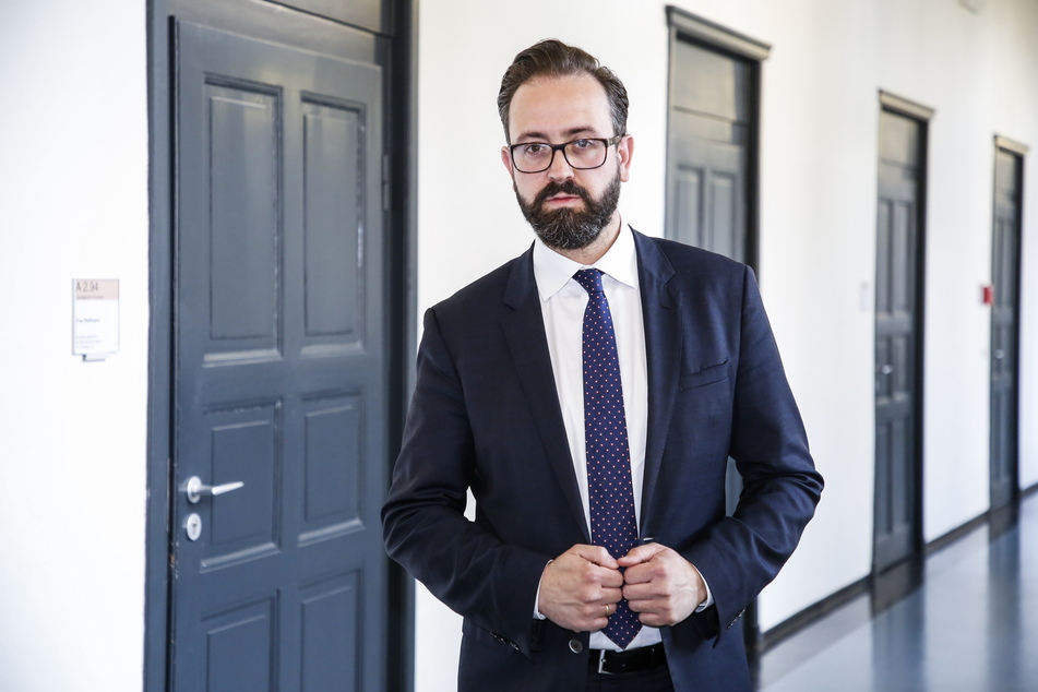 Sachsens Wissenschaftsminister Sebastian Gemkow (42, CDU) wehrte sich juristisch gegen einen Anschlag auf seine Wohnung.