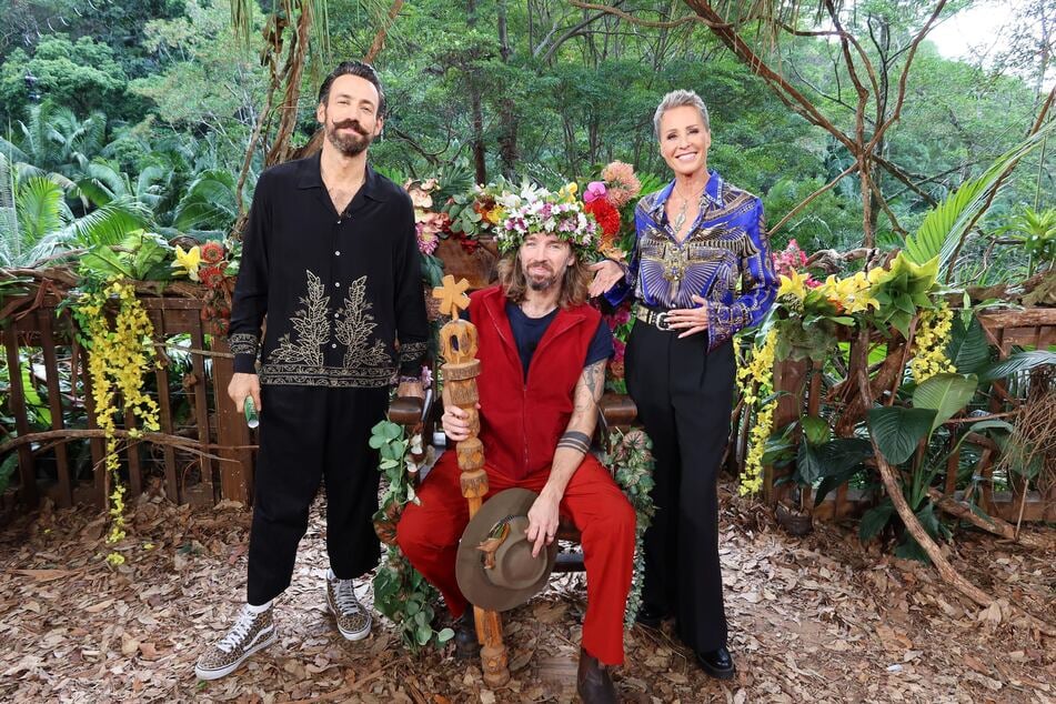 Beim Wiedersehen gerieten Dschungelkönig Gil Ofarim (M./43) und die Show Gastgeber Sonja Zietlow (57) sowie Jan Köppen (42) wegen ihres Umgangs miteinander ins Visier der Zuschauer.