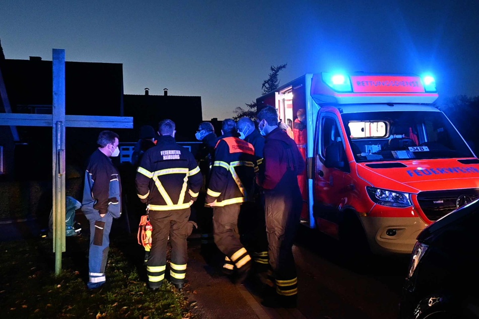 Hamburg: Söhne finden Mutter leblos in Gartenteich: Frau wird reanimiert