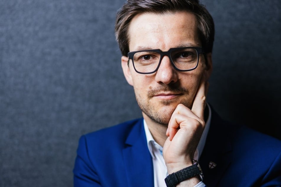Martin Horn (40, parteilos) signalisiert Hilfsbereitschaft.