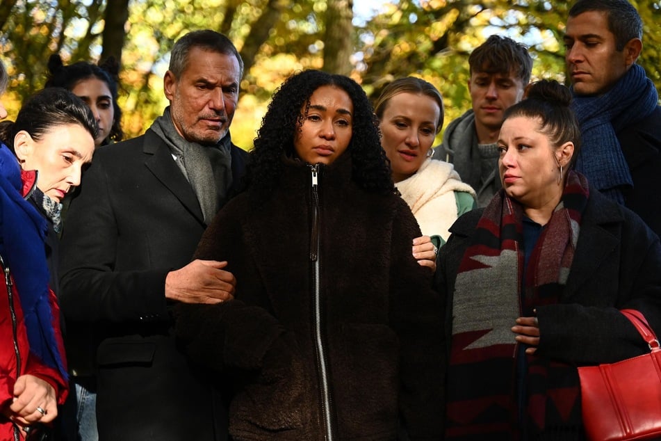 Große Trauer an Jans Grab.