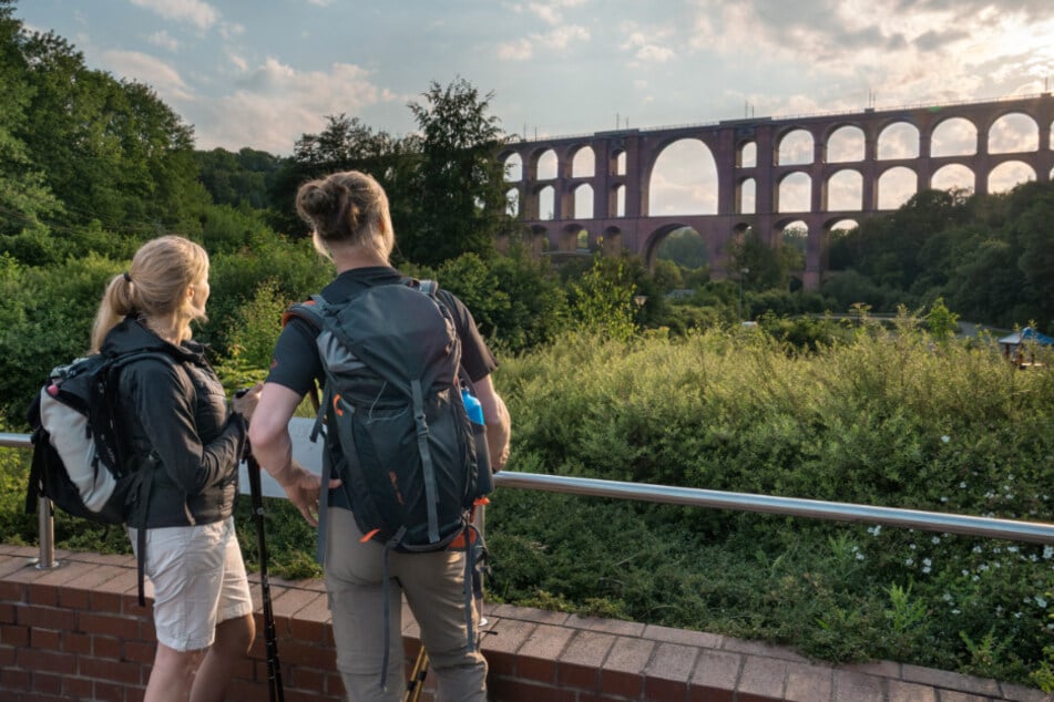 Talumspannendes Wahrzeichen im Vogtland: Die Göltzschtalbrücke ist die größte Ziegelsteinbrücke der Welt.