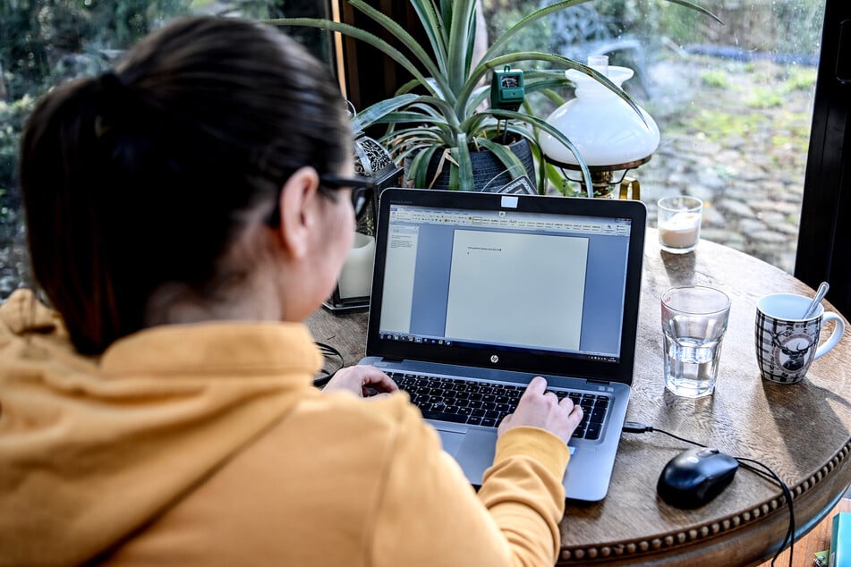 Arbeitgeber sollen für Weihnachten Betriebsferien geben oder Home Office anbieten.