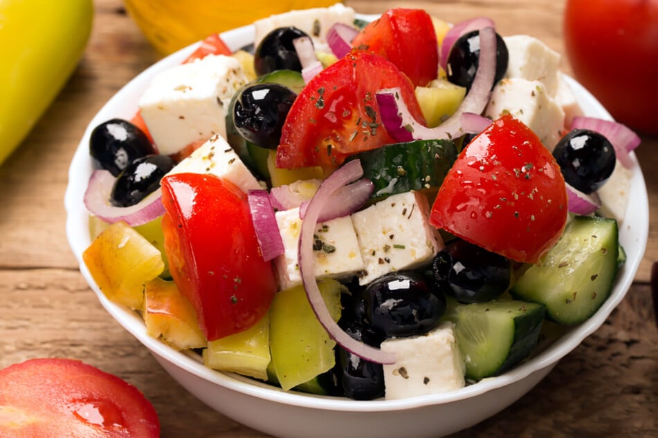 Griechischer Salat: Einfaches Rezept für den leckeren Bauernsalat