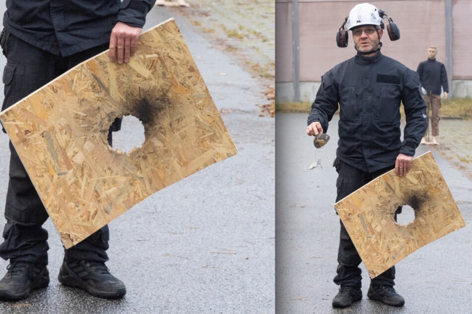 Entschärfer Axel Brehm (52) zeigt, wie eine Kugelbombe eine Platte durchschlägt.