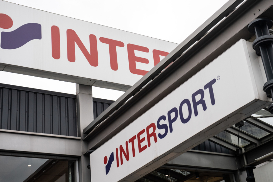 Intersport hat sich von dem Prostest-Händler aus Rosenheim distanziert. (Symbolbild)