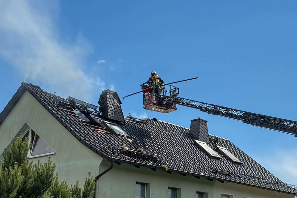 Der Dachstuhl ist vollständig ausgebrannt.