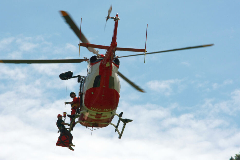 Die junge Frau wurde mit einem Rettungshubschrauber geborgen (Symbolbild).