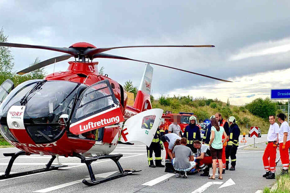 Hubschrauber-Einsatz nach heftigem Crash an der A17