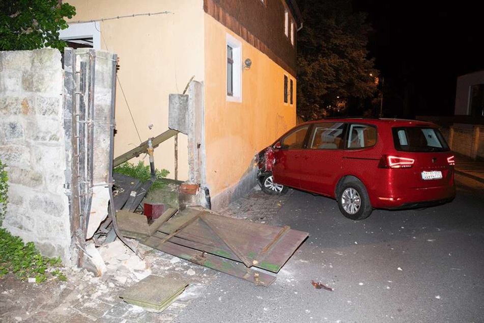 Der Fahrer und die Anwohner kamen mit dem Schrecken davon.