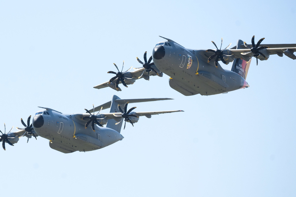 Zwei Militärtransporter fliegen Richtung Ostsee - bis zum 23. Juni ist auch der Himmel über Sachsen Übungsgebiet.