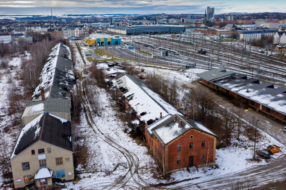 Auf dem Brachflächen-Gelände des alten Güterbahnhofs will der Verkehrsverbund Mittelsachsen (VMS) einen Betriebshof für 50 Millionen Euro bauen.