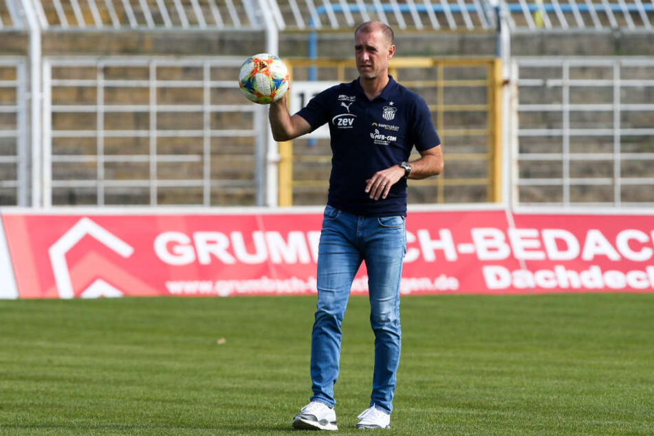 FSV-Coach Joe Enochs weiß, welch starker Gegner am Sonnabend mit der SpVgg Unterhaching auf sein Team wartet.