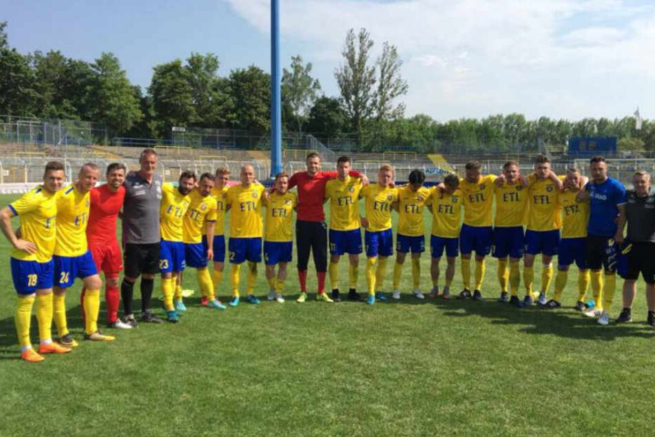Die Trikots der Spieler sollen für den guten Zweck versteigert werden.