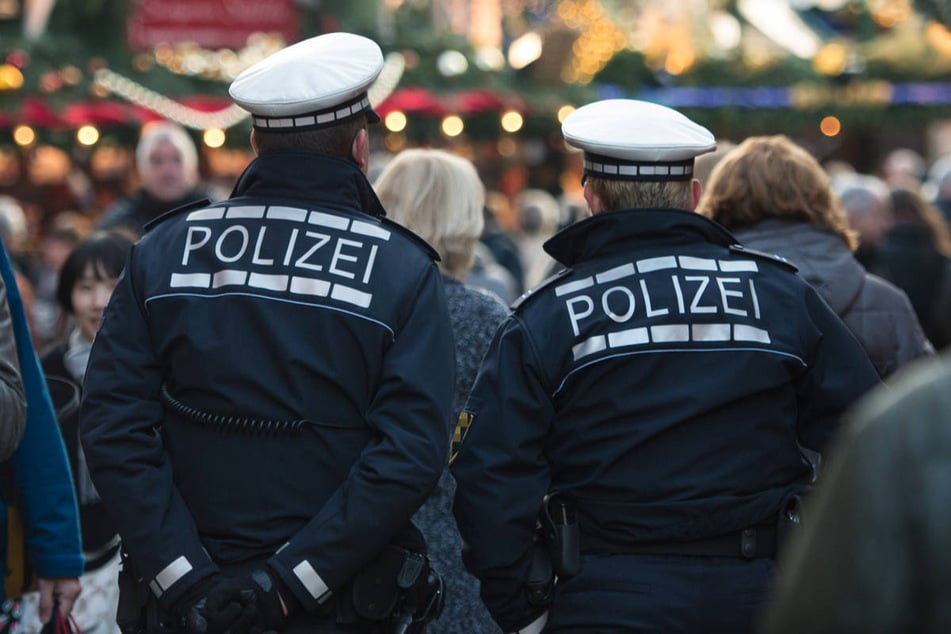 Nach dem tödlichen Anschlag auf den Magdeburger Weihnachtsmarkt ist die Polizeipräsenz auf den Berliner Märkten erhöht worden. (Symbolfoto)