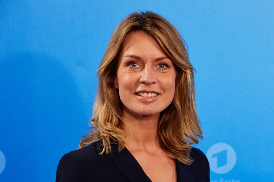 Zu den Gästen der "NDR Talk Show" am Freitagabend zählt unter anderem die Journalistin und Moderatorin Jessy Wellmer (46).