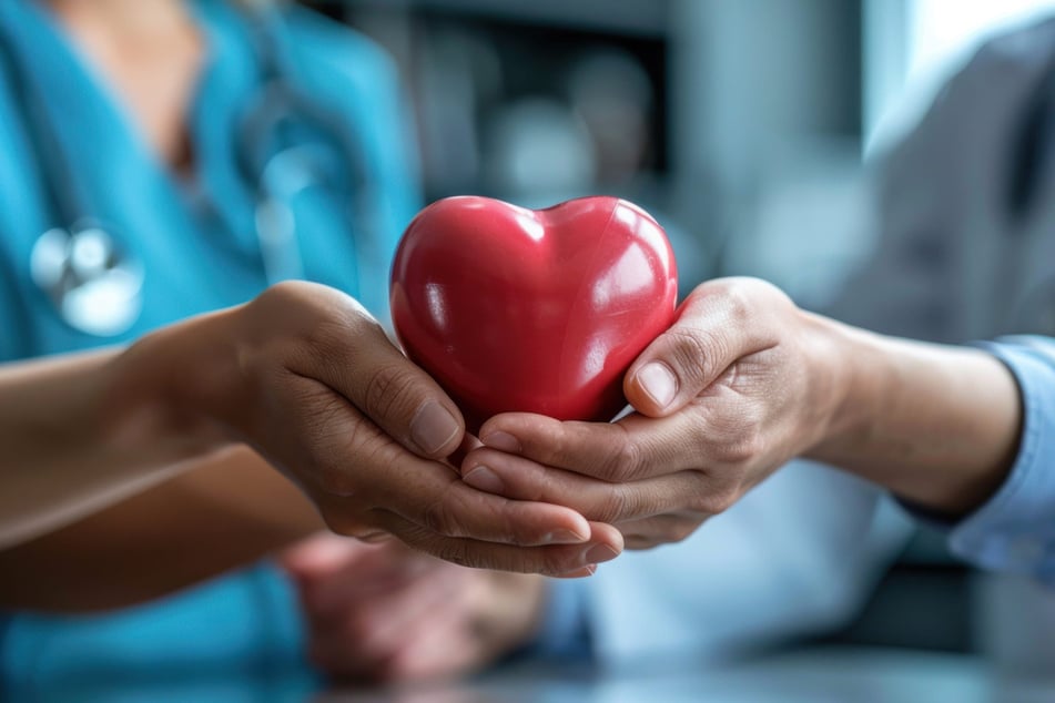 Nicht nur der Empfänger, auch der Spender profitiert von den zahlreichen Vorteilen einer Blutspende.