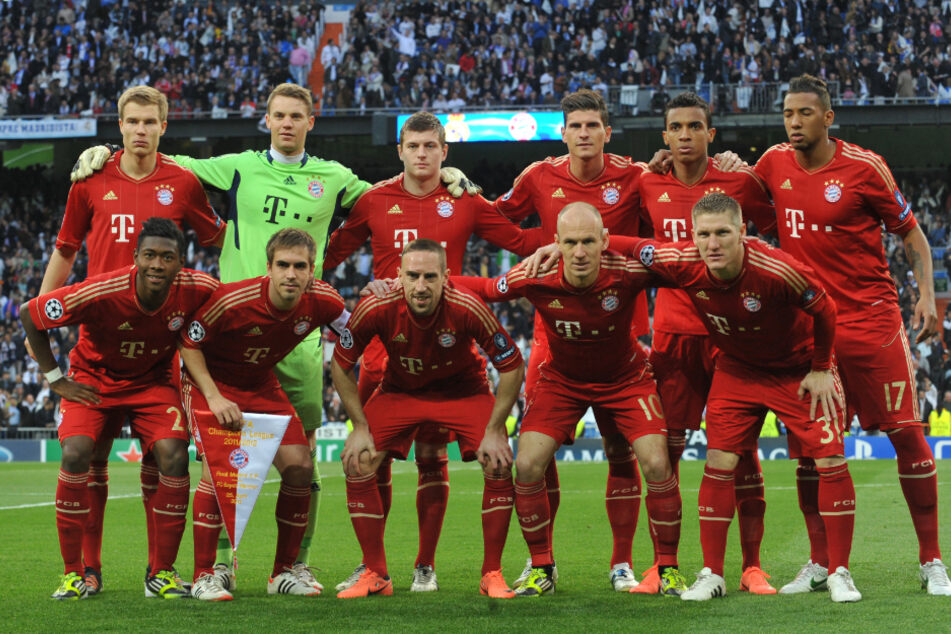 Bastian Schweinsteiger (r.v.) zusammen mit der Startelf des FC Bayern beim Champions-League-Spiel gegen Real Madrid 2012.