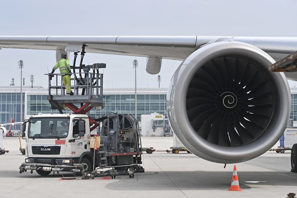 Flugzeuge haben einen hohen Verbrauch an umweltschädlichen Kerosin.