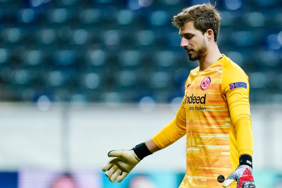 Das Foto zeigt den Frankfurter Torwart Kevin Trapp nach dem Ende des Spiels.