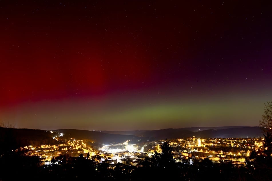 I v Krušných horách bylo na nebi vidět světelný úkaz.