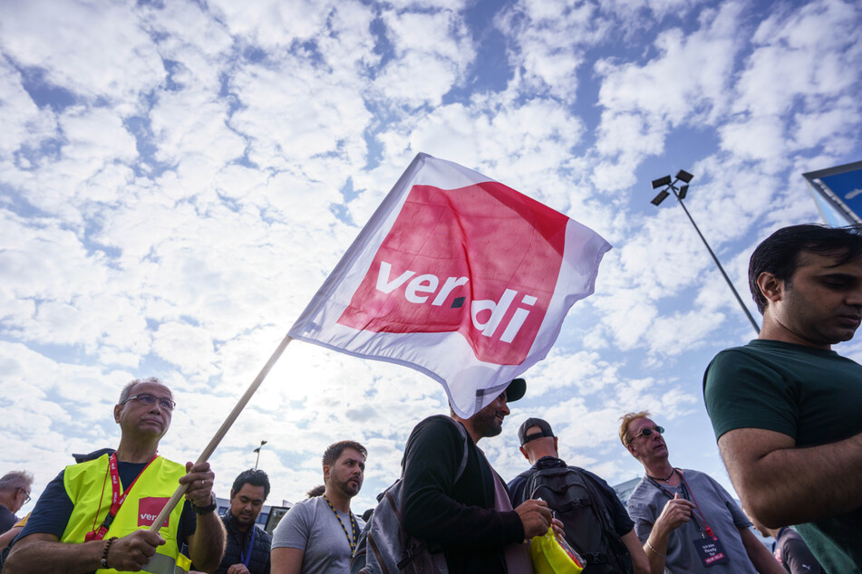 Die Gewerkschaft Verdi hat am Montag mitgeteilt, dass sie zum Warnstreik im ÖPNV aufruft.