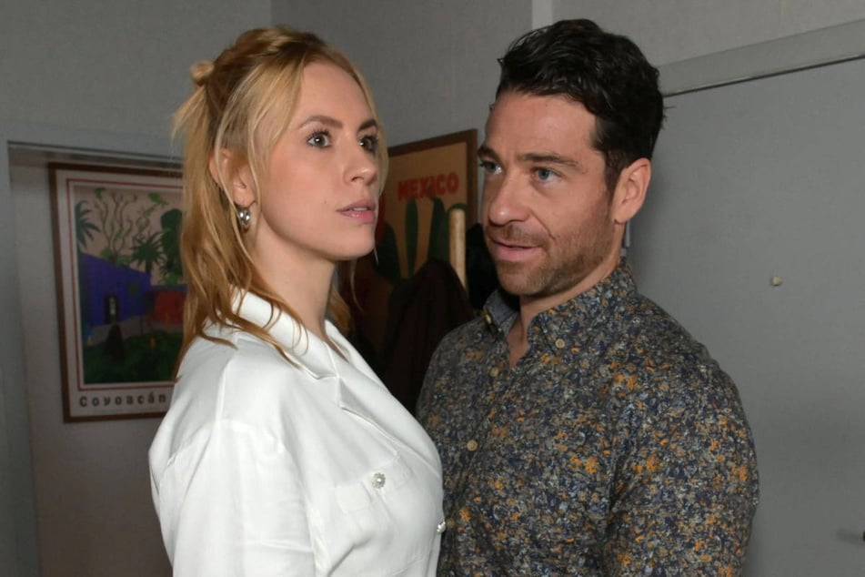 Zoe und Carlos haben sich für Clara zu einer richtigen kleinen Familie entwickelt.