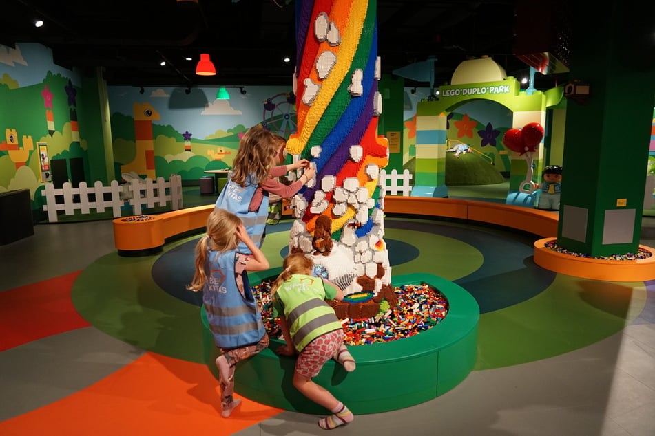 Ob am "Baum der Fantasie" oder in den zahlreichen Bau- und Spielbereichen: Im "LEGO Discovery Centre" sind der Kreativität der Kinder kaum Grenzen gesetzt.