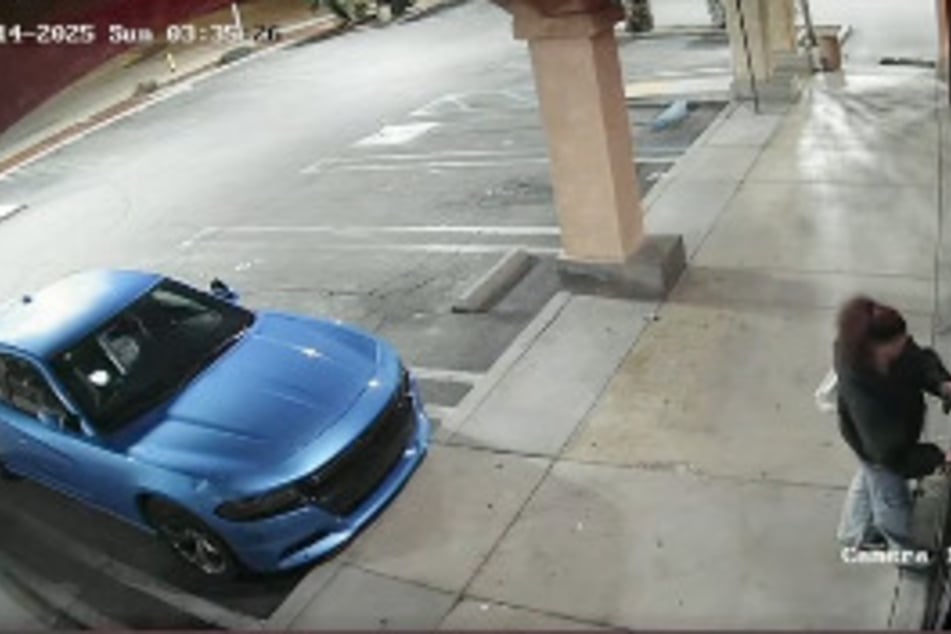 Nachdem sie ein paar Überstunden gemacht hatte, verließ Maz ihre Arbeitsstelle um 3.30 Uhr nachts.