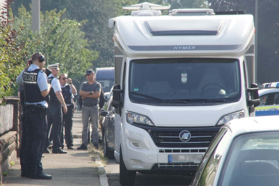 Polizisten hatten die Herrenberger Straße abgesperrt.