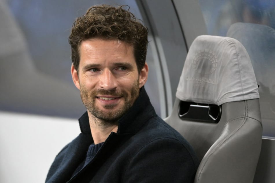 Hertha-Manager Arne Friedrich (41) hat einen sehr engen Draht zu den Spielern aufgebaut und spürt eine gewisse Aufbruchsstimmung in der Mannschaft.