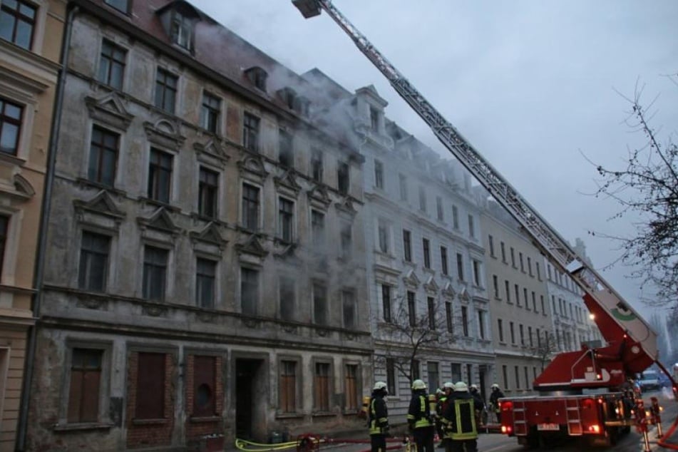 Eine mörderische Verpuffung setzte das Wohnhaus komplett in Brand.