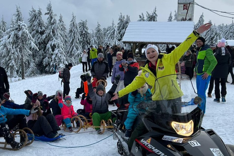 Melanie Müller lässt sich die Stimmung nicht vermiesen: Lockdown-Halligalli auf dem Fichtelberg