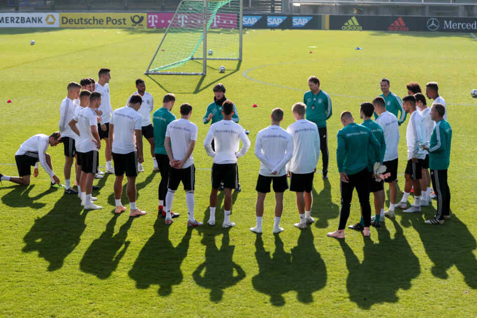 Wer darf unter Jogi Löw trainieren? Die nächste Länderspielpause wirft bereits ihre Schatten voraus.