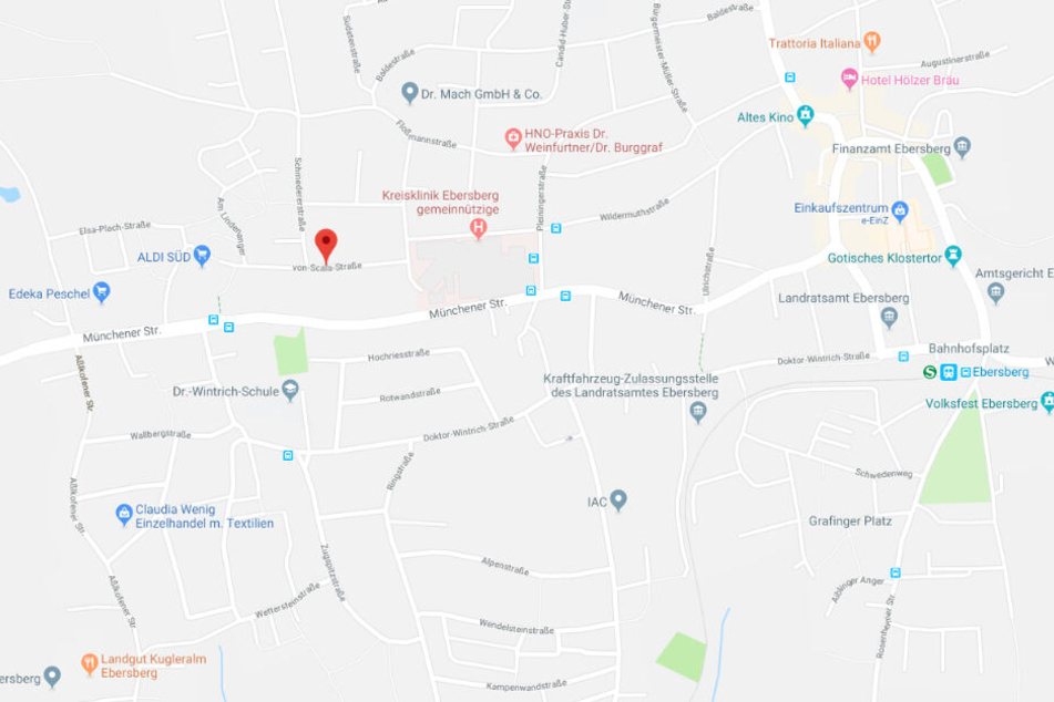 Der Vorfall ereignete sich in einem Wohnheim in der von-Scala-Straße in Ebersberg.