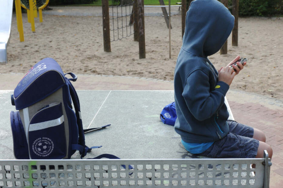 Spielplatz statt Schulbank - doch das kann teuer werden. (Archiv)