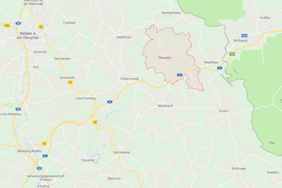 Die Kleintransporter war den Polizeibeamten bei Pleystein in Bayern vor der Kontrolle aufgefallen.