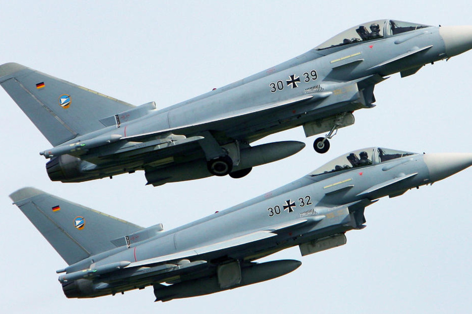 Zwei Eurofighter der Bundeswehr waren in der Luft über Hessen unterwegs (Archivbild).