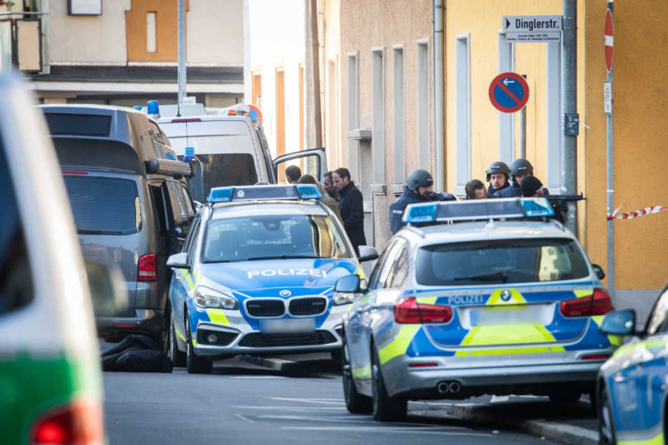 Zahlreiche Einsatzkräfte sind vor Ort.