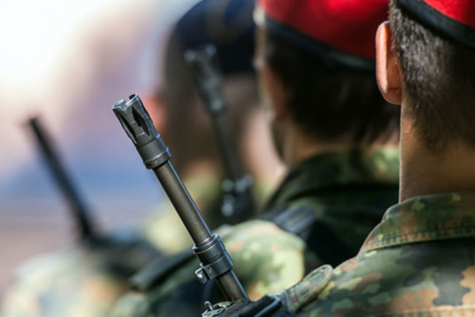 Erneut fielen Mitglieder des Reservistenverbandes der Bundeswehr wegen rechtsextremer Veröffentlichungen im sozialen Netzwerk auf. (Symbolbild)