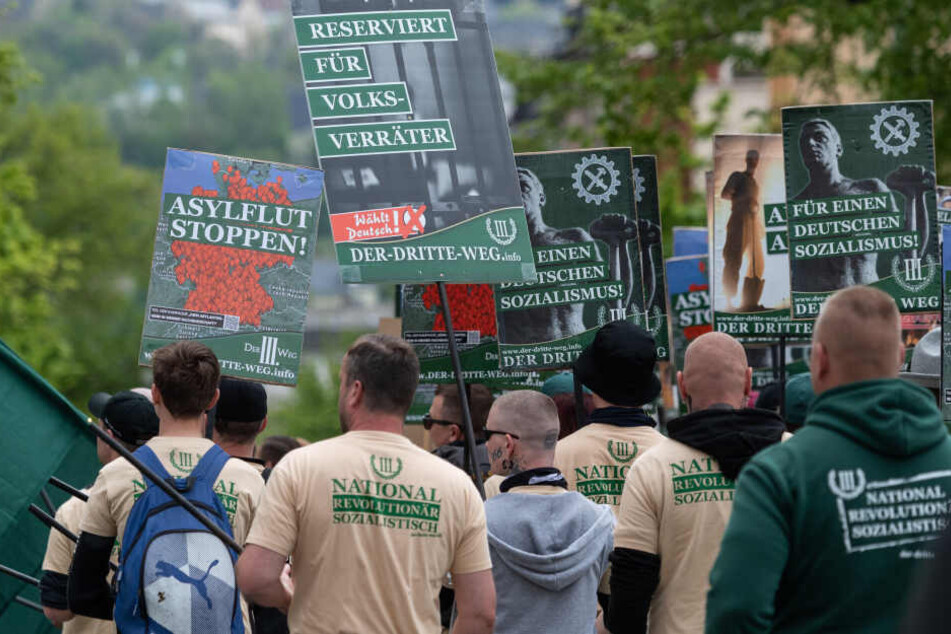 Der Bundesheimatminister hat bei seinem Auftritt die rechtsextreme Demo am 1. Mai in Plauen verurteilt.