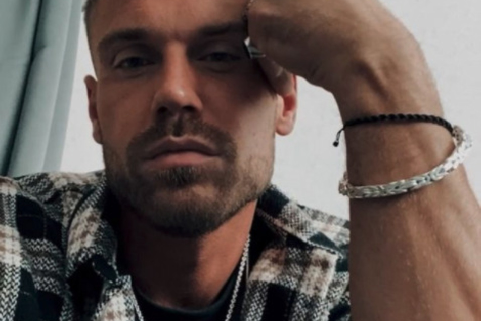 Chris Broy (31) äußerte sich bisher nur mit einem kleinen Foto, das auch Eva zur Geburt postete, bei Instagram.