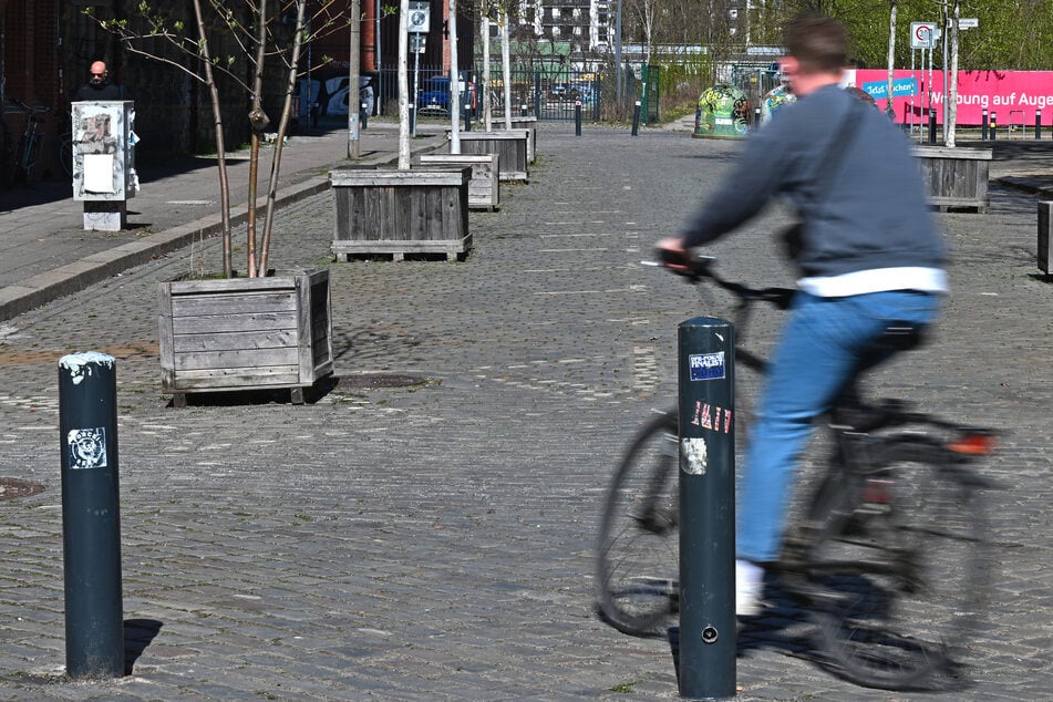 Wie sich später herausstellte, war der Radfahrer schwer betrunken. (Symbolbild)