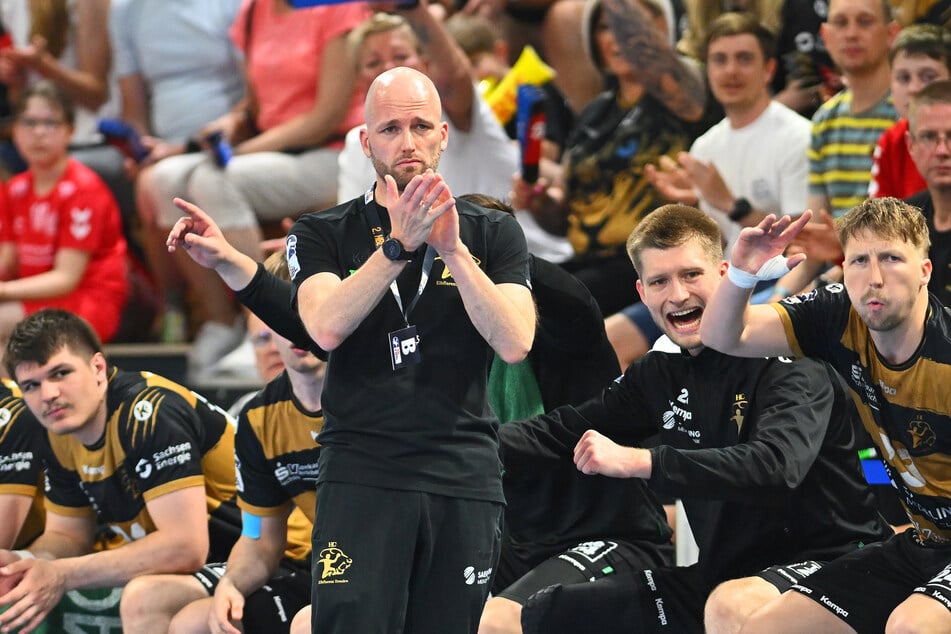 HCE-Coach André Haber (39, M.) kann nur Applaus zollen.