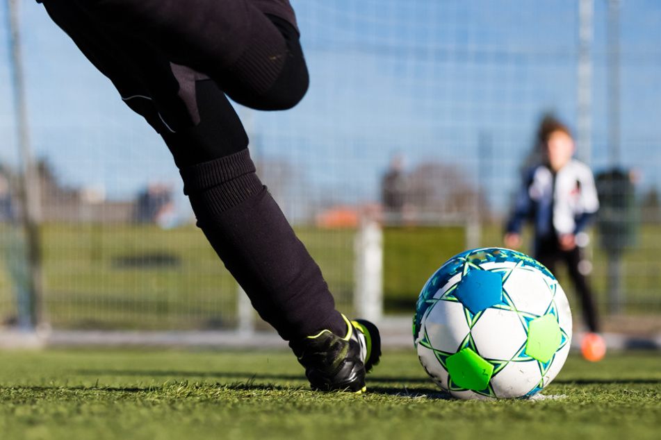 Der Bayerische Fußball-Verband will über eine vorzeitige Winterpause für die Amateure entscheiden. (Symbolbild)