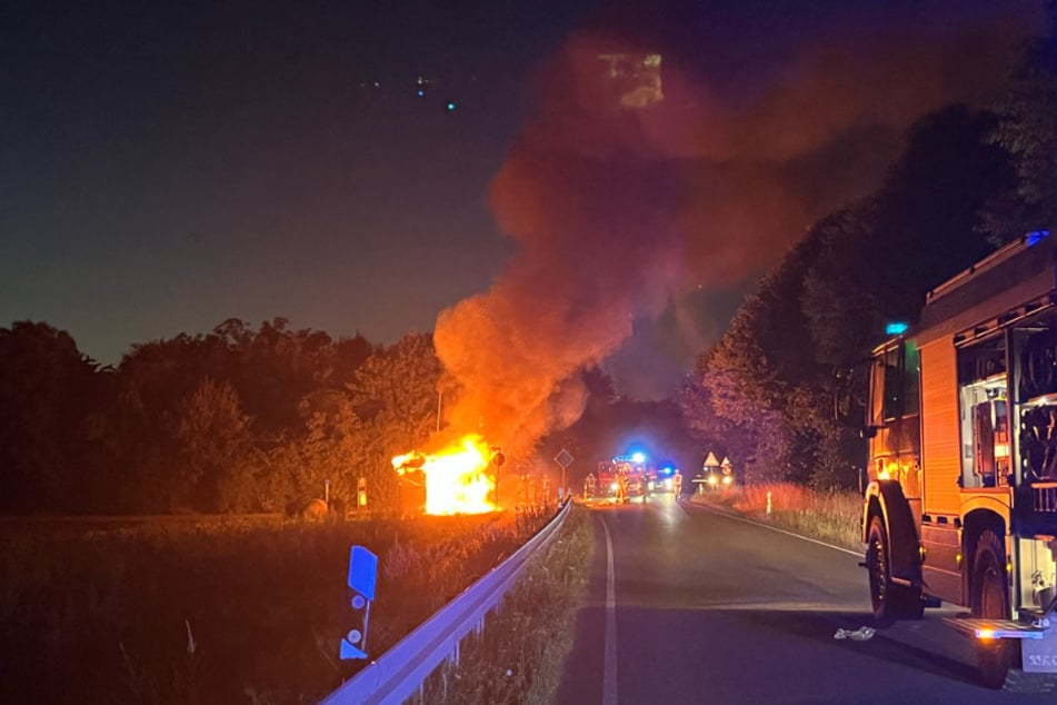 Der Erdbeerverkaufsstand wurde bei dem Feuer total zerstört.