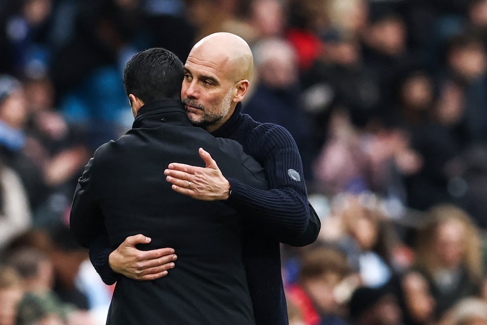 Bei Manchester City arbeiteten Pep Guardiola (53, r.) und Mikel Arteta (42) lange zusammen, mittlerweile sind sie allerdings Rivalen.