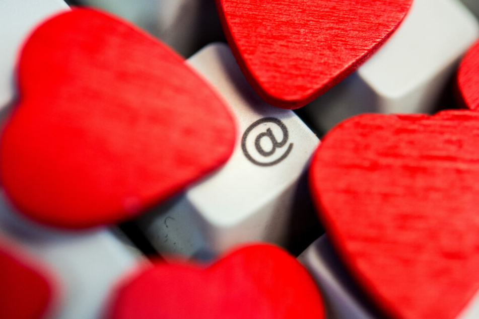 Die Sicherheit kommt beim Online-Dating durch die Glücksgefühle zu kurz. (Symbolbild)
