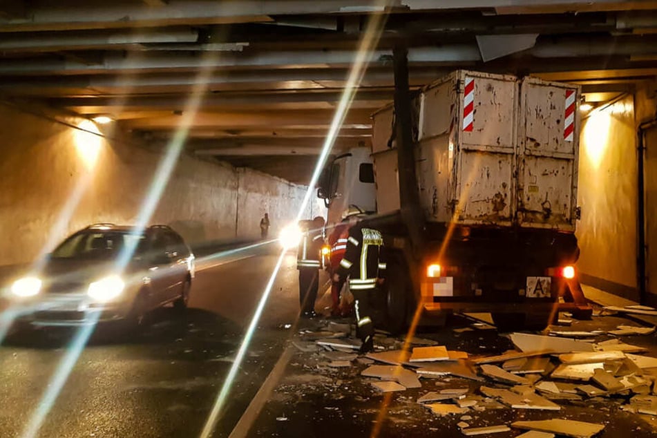 Sein blindes Vertrauen in sein Navi kam den Lkw-Fahrer teuer zu stehen: 1500 Euro Bußgeld und der Verlust seines Führerscheins.